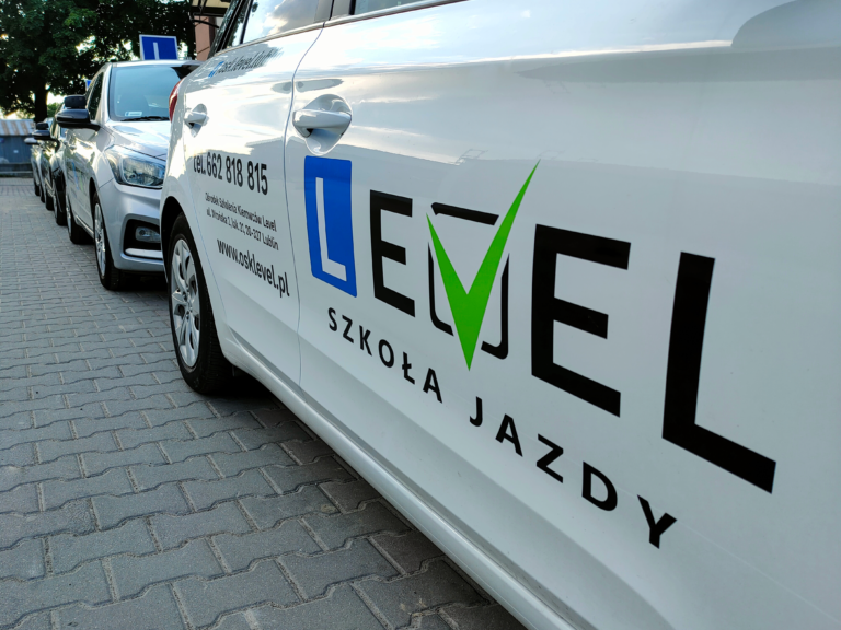 samochód bok szkoła jazdy level lublin